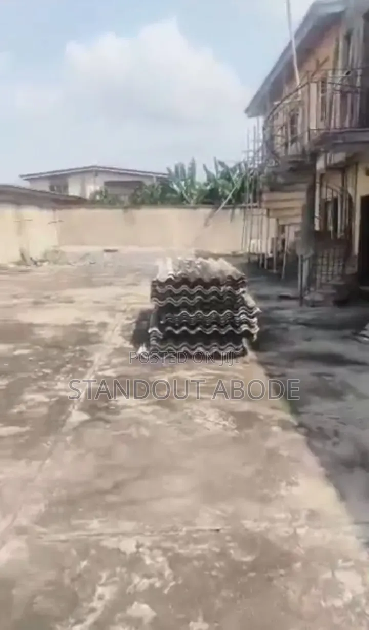3bdrm Block of Flats in Good Location, Ijegun for sale in Ijegun