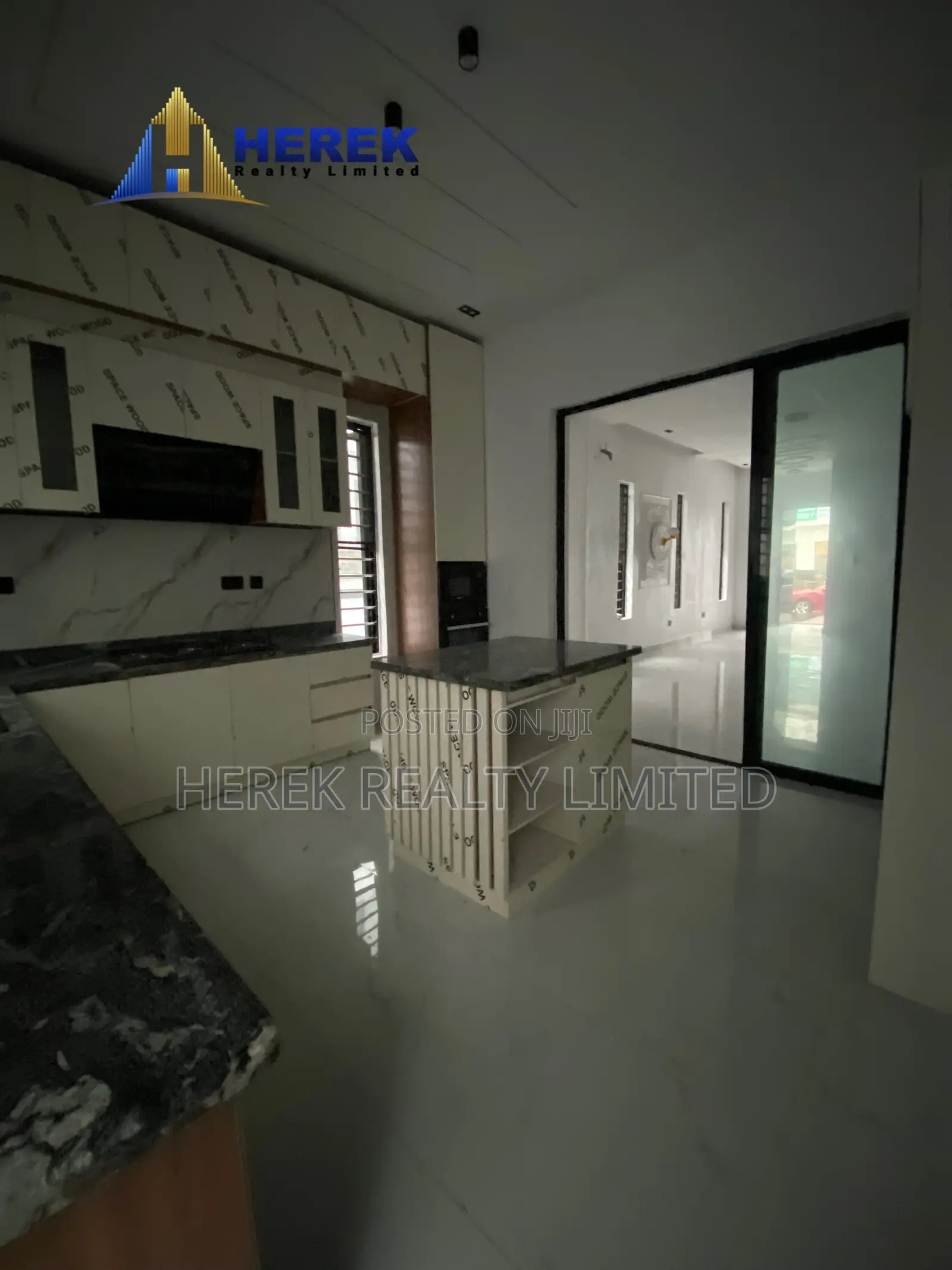 5bdrm Duplex in Ikota for sale in Ikota