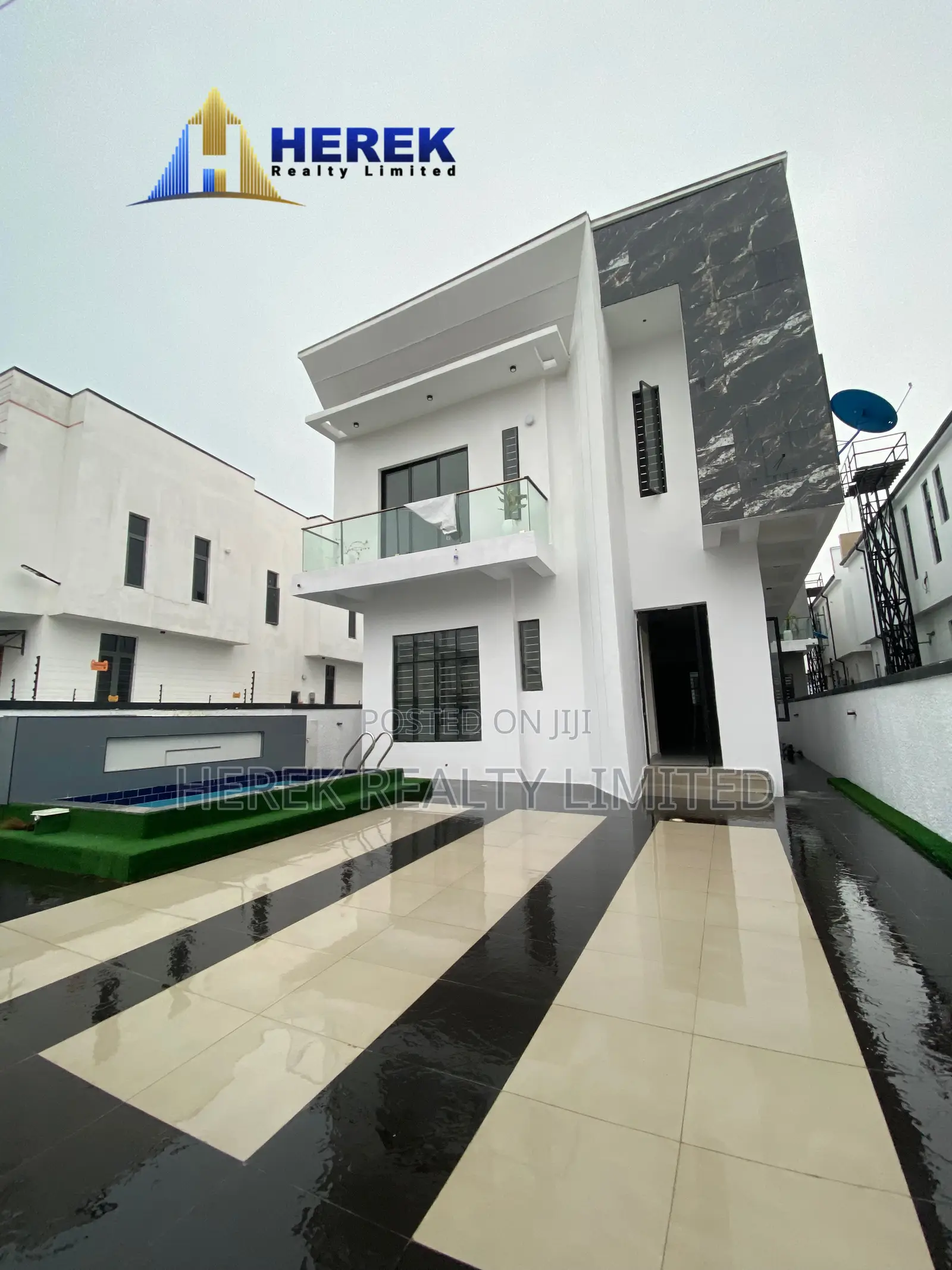 5bdrm Duplex in Ikota for sale in Ikota