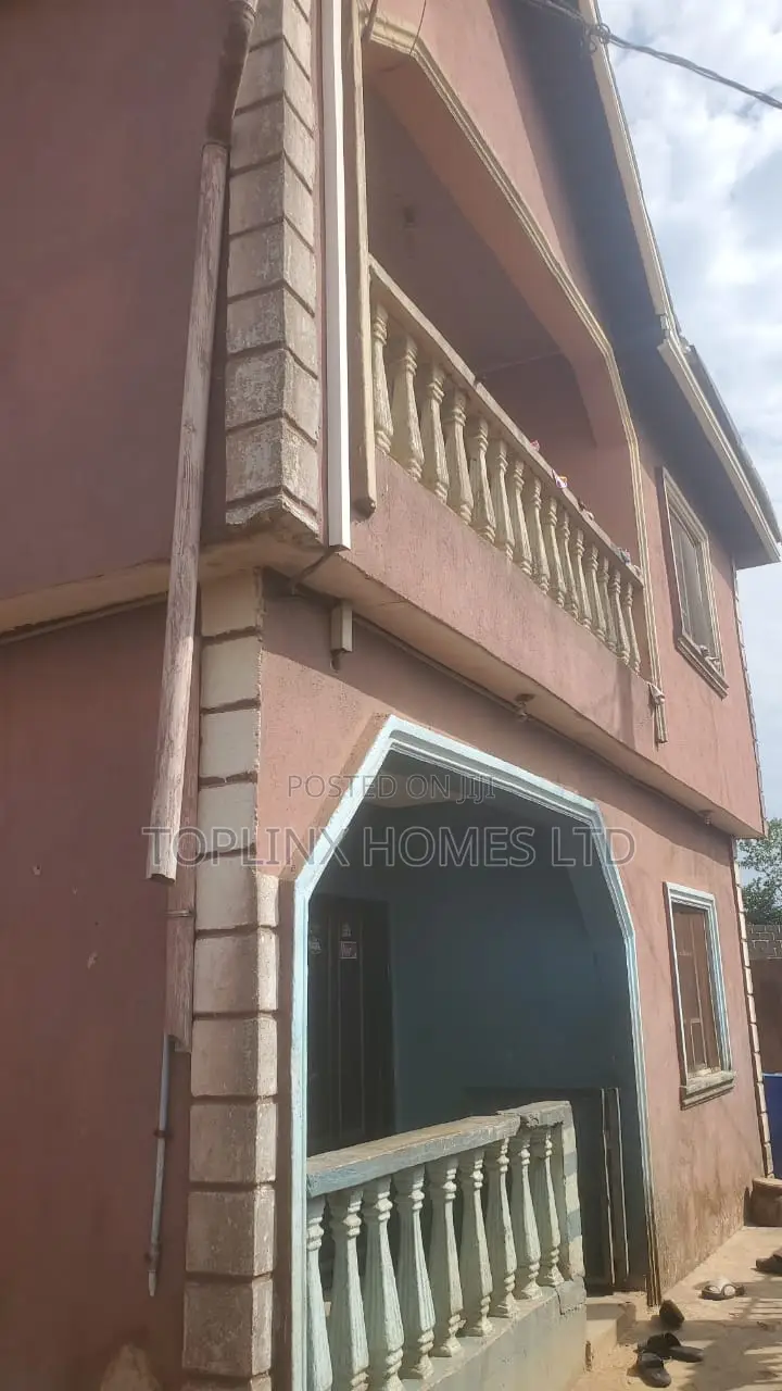 2bdrm Block of Flats in Amofe Adetoyese for sale in Ayobo