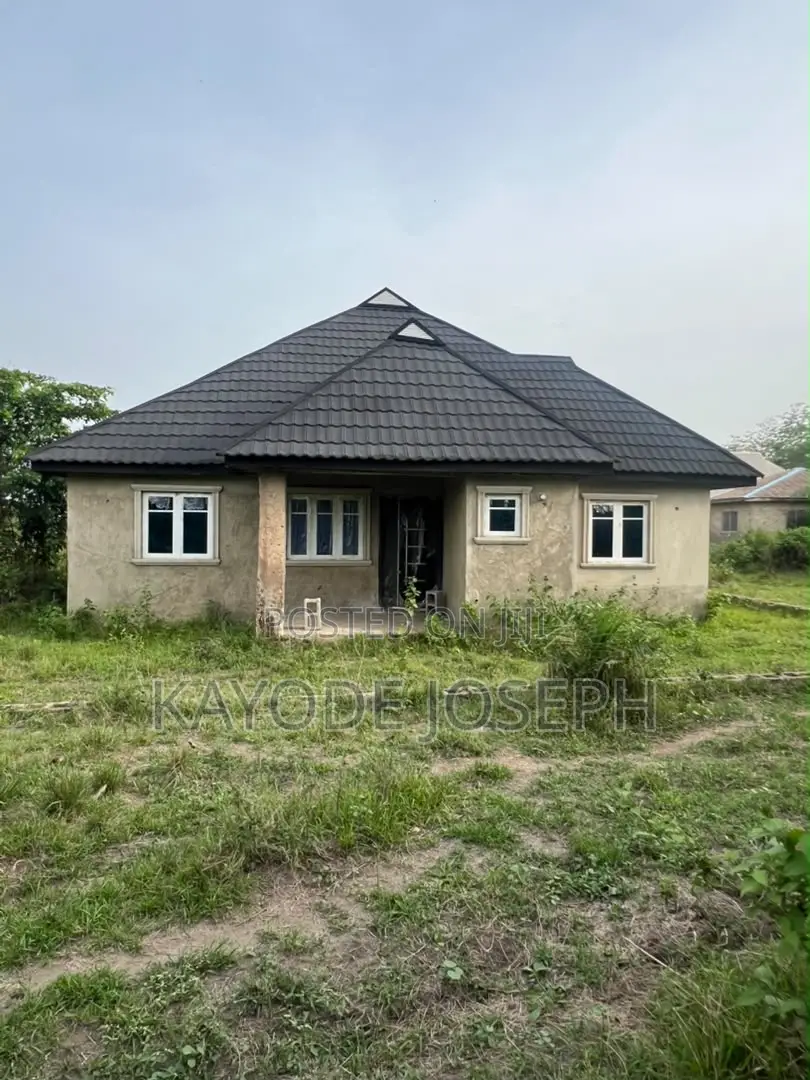 3bdrm Bungalow in Lagelu for sale in Lagelu