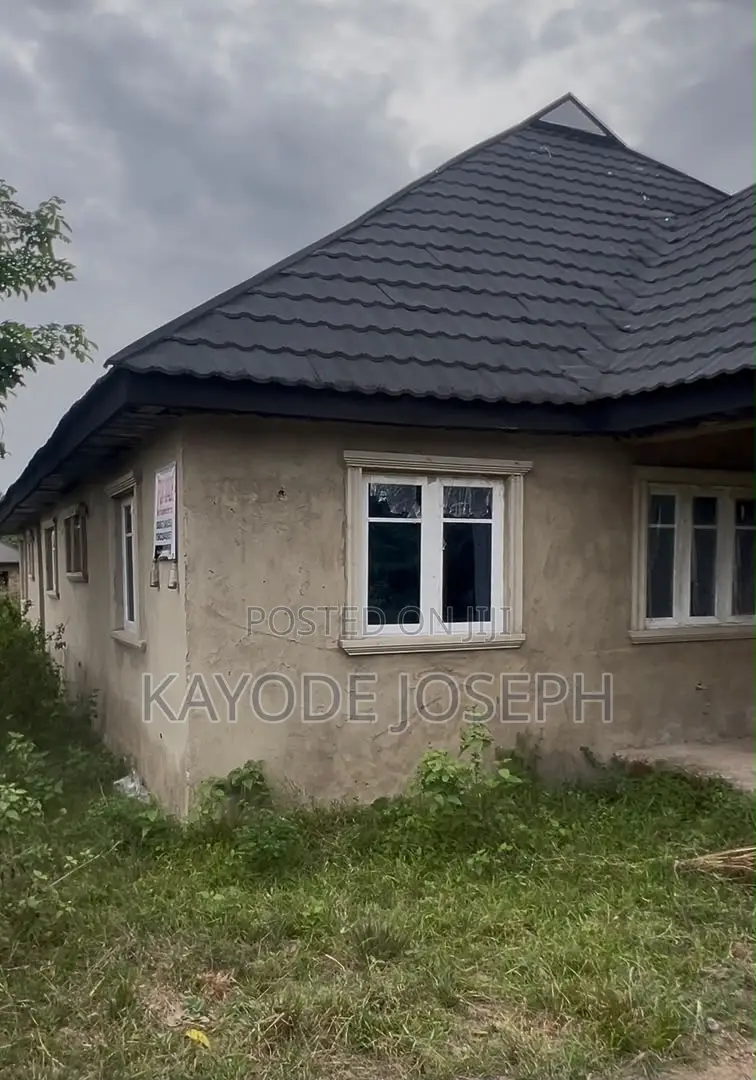 3bdrm Bungalow in Lagelu for sale in Lagelu