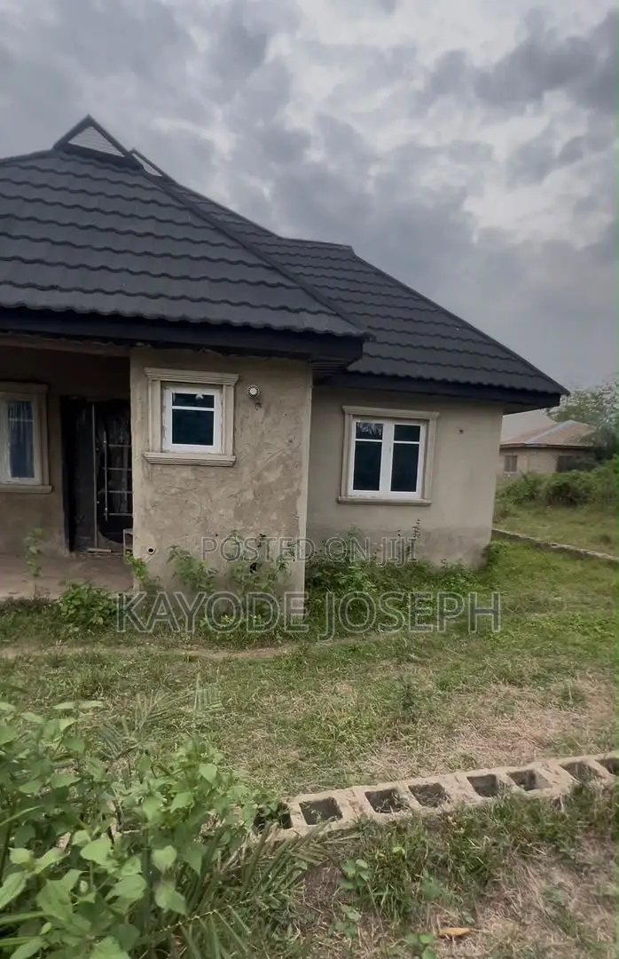 3bdrm Bungalow in Lagelu for sale in Lagelu
