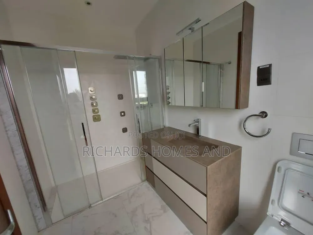 3bdrm Apartment in Banana Island for rent in Banana Island