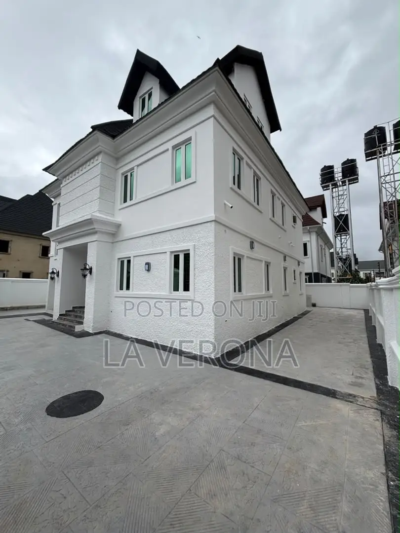 5bdrm Duplex in Idu for sale in Idu Industrial