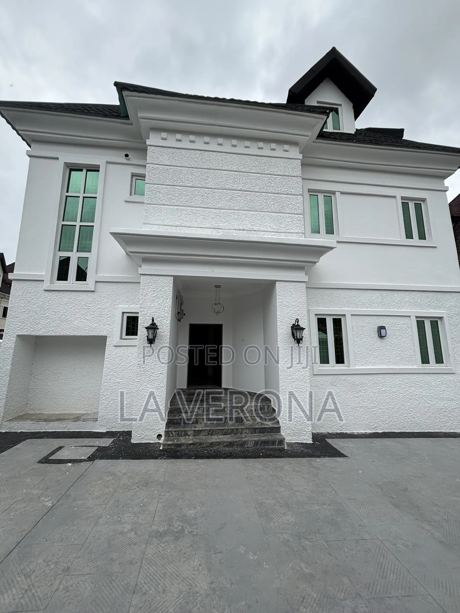 5bdrm Duplex in Idu for sale in Idu Industrial