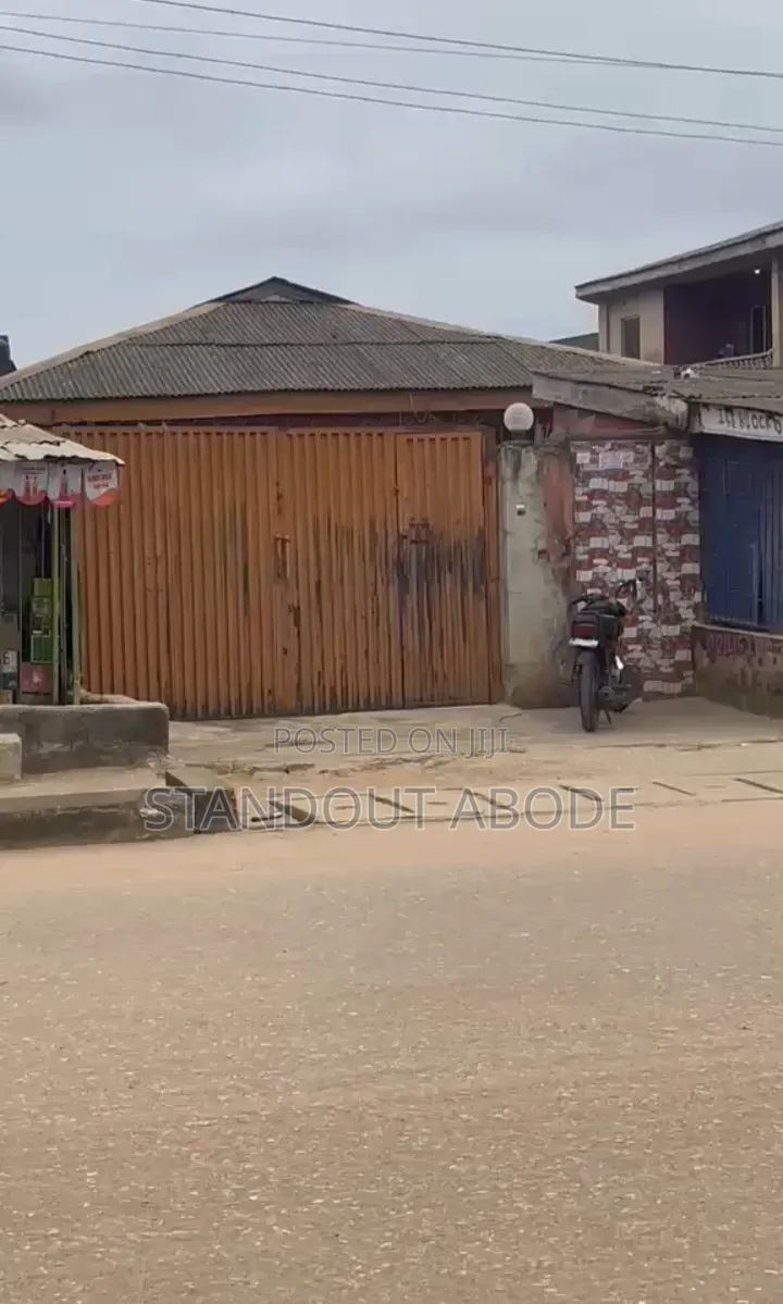 2bdrm Bungalow in Good Location, Orisunbare for sale in Orisunbare