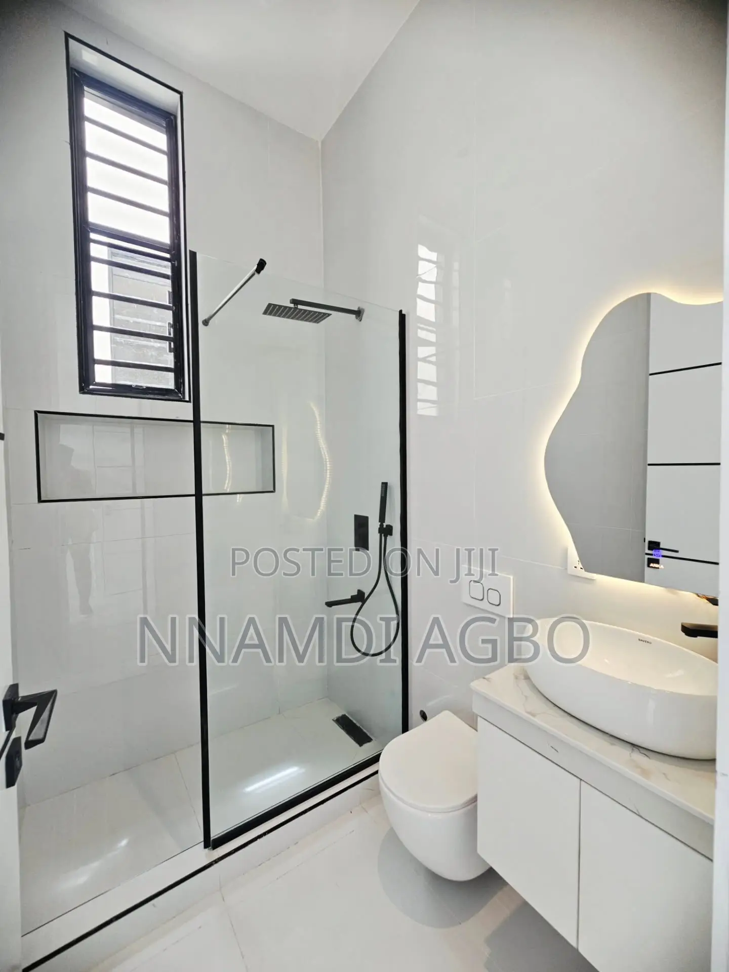 5bdrm Duplex in Chevron for sale in Chevron