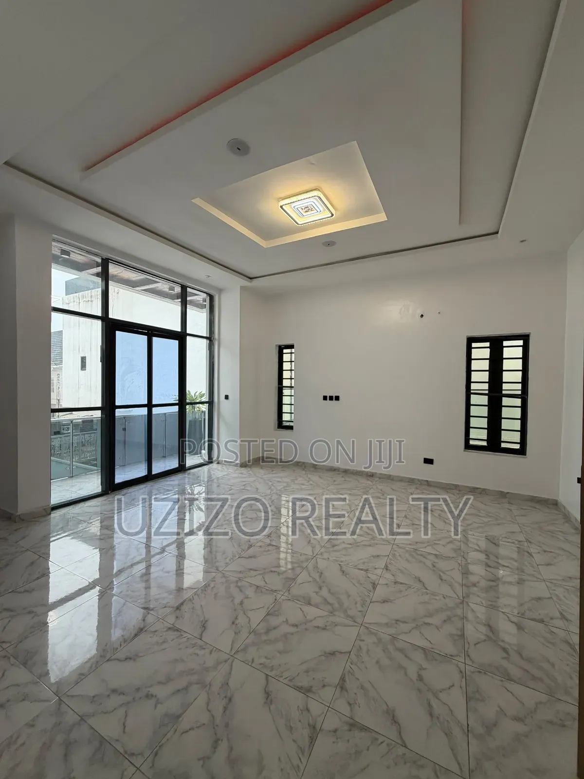 4bdrm Duplex in Orchid Road, Lafiaji for sale in Lafiaji