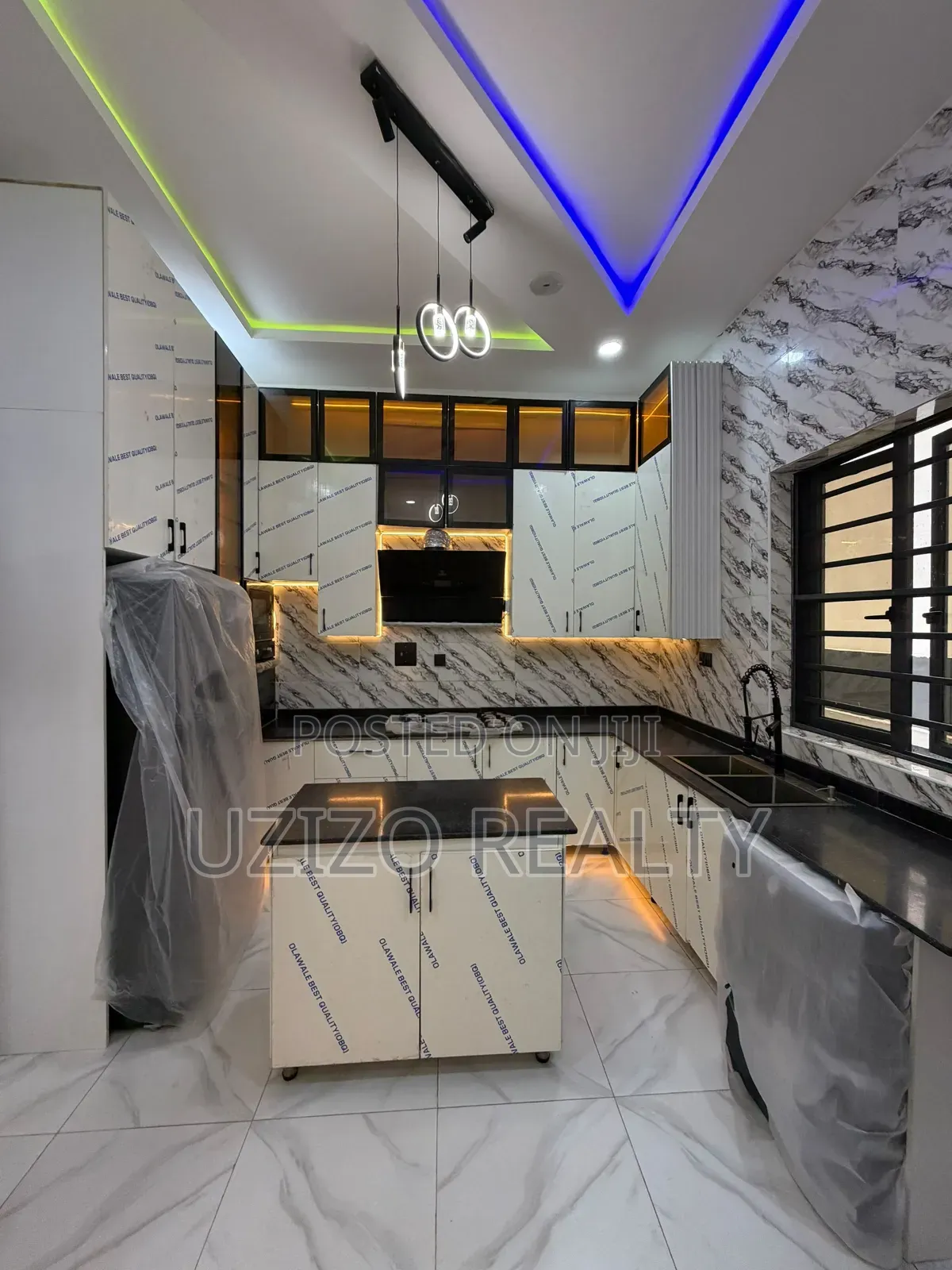 4bdrm Duplex in Orchid Road, Lafiaji for sale in Lafiaji