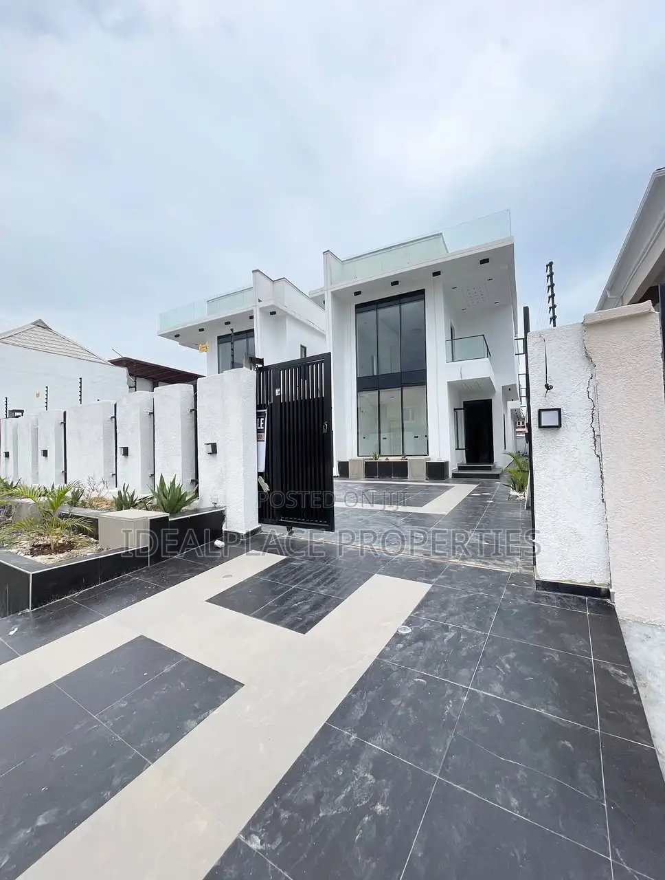5bdrm Duplex in Lekki Expressway for sale in Lekki Expressway
