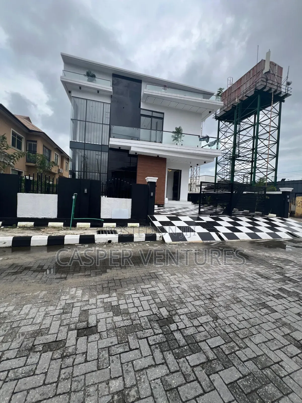 5bdrm Duplex in Ilaje, VGC / Ajah for sale in VGC / Ajah