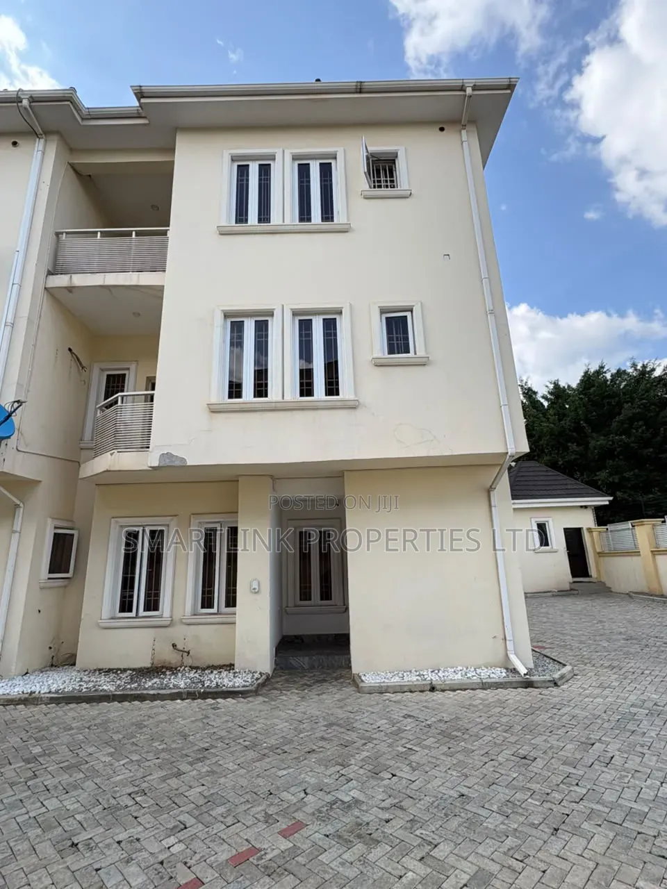 4bdrm Duplex in Guzape Main, Abuja for sale in Guzape District
