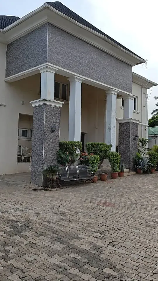 6bdrm Duplex in 65Road, Gwarinpa, Life Camp for rent in Life Camp