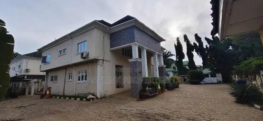 6bdrm Duplex in 65Road, Gwarinpa, Life Camp for rent in Life Camp