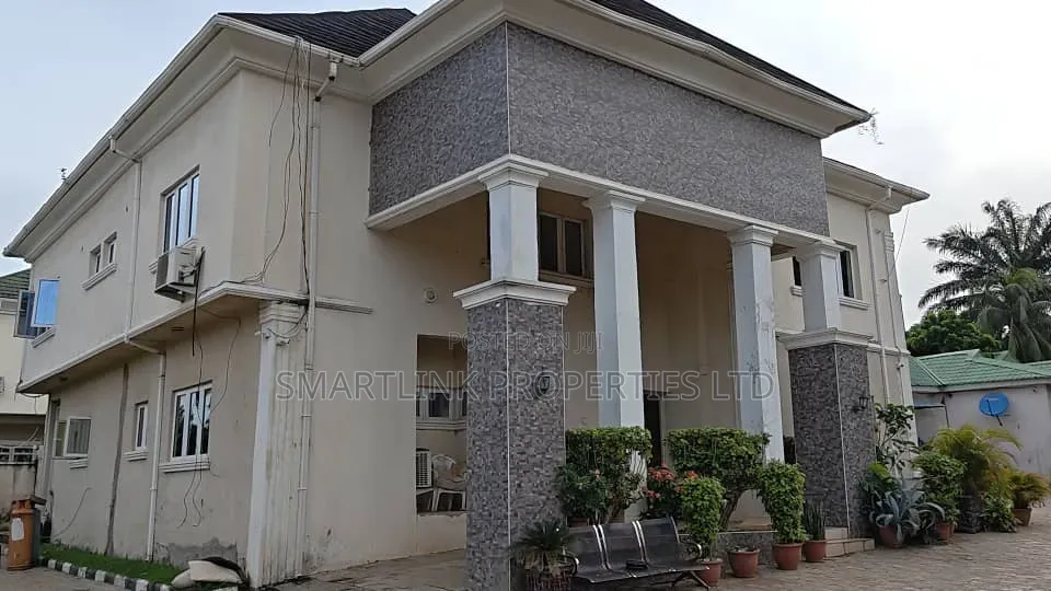 6bdrm Duplex in 65Road, Gwarinpa, Life Camp for rent in Life Camp
