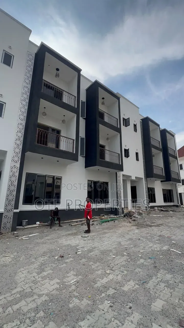 4bdrm Duplex in Jahi Glimore for sale in Jahi
