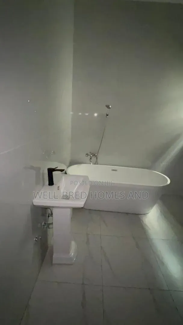 4bdrm Duplex in Omole Phase 1 for rent in Omole Phase 1