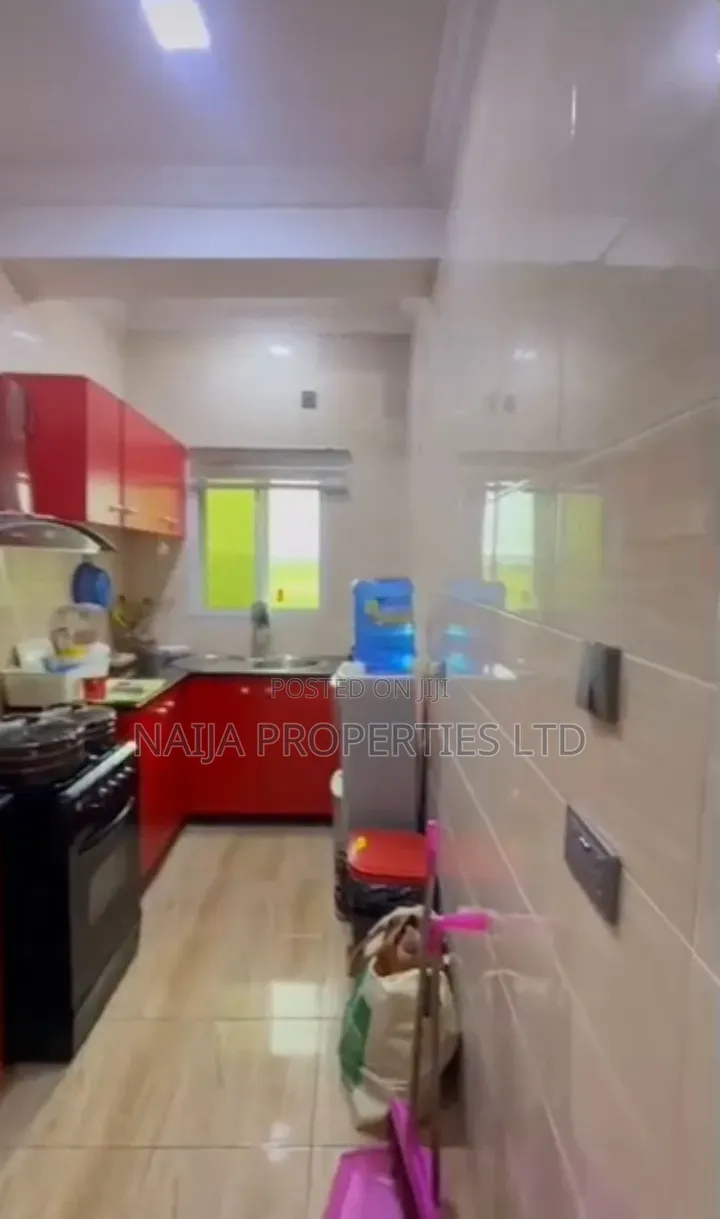 Mini Flat in Chevron for rent in Chevron