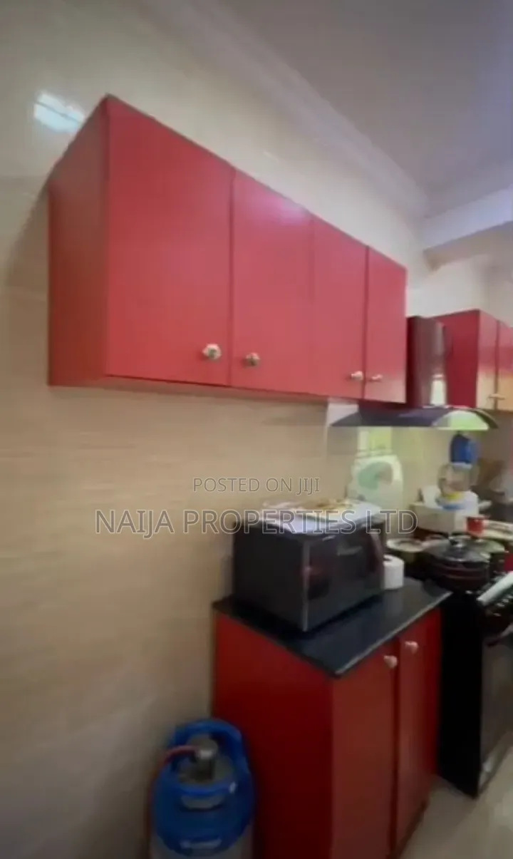 Mini Flat in Chevron for rent in Chevron