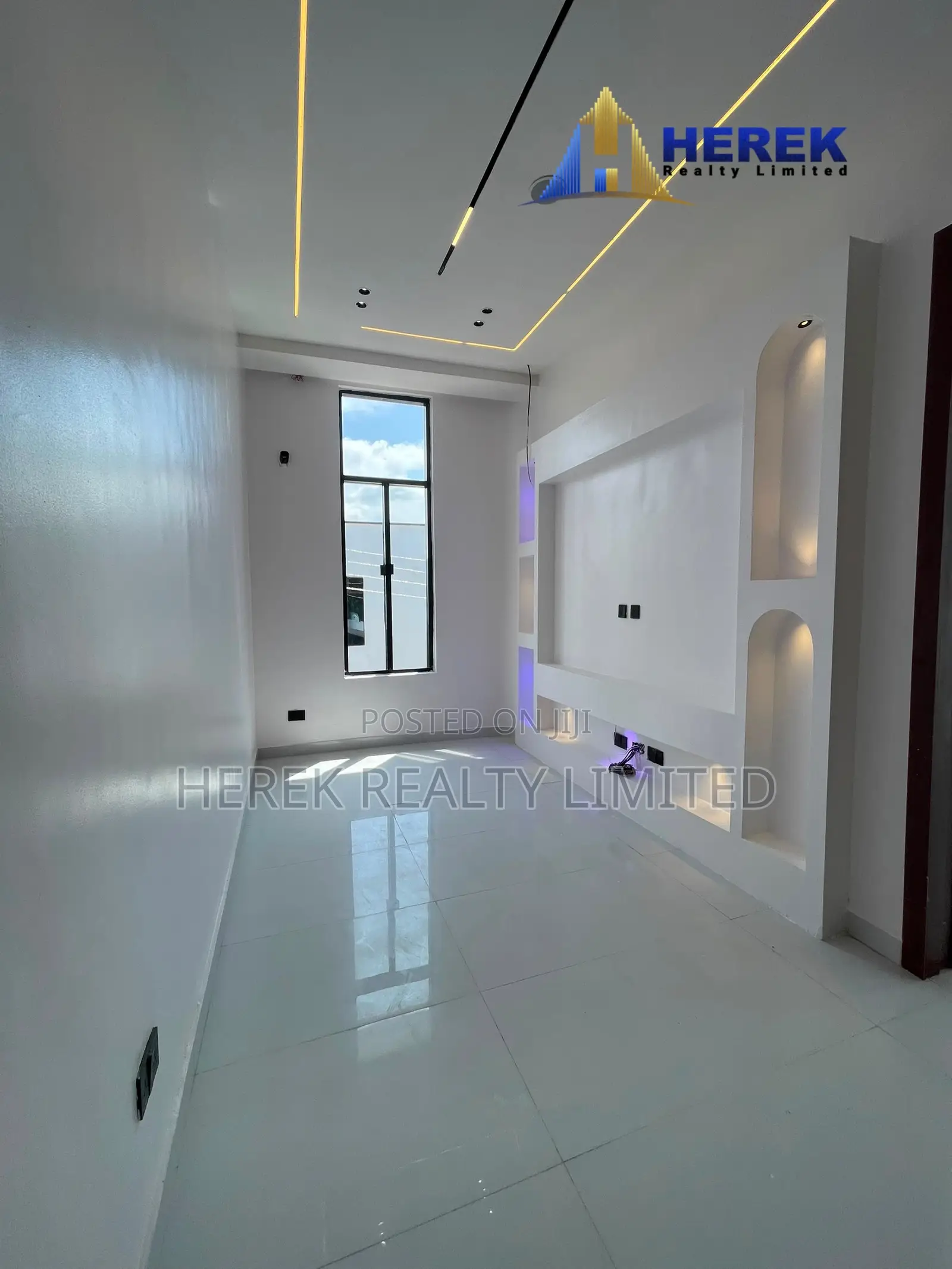 4bdrm Duplex in Ikota for sale in Ikota