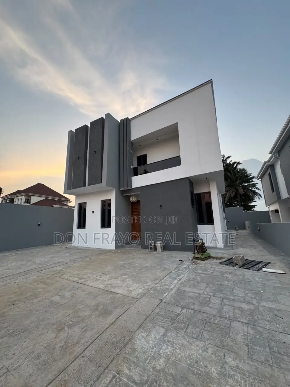 4bdrm Duplex in Main Jericho Gra for sale in Jericho