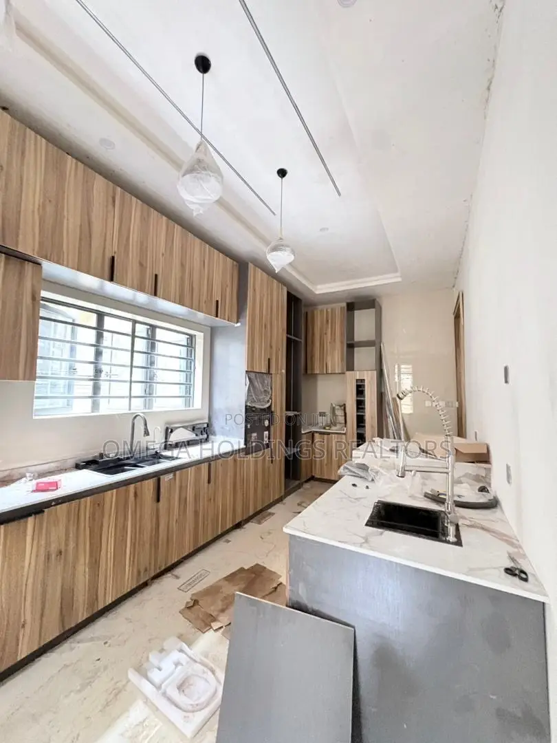 5bdrm Duplex in Oke’Badan Estate,, Akobo for sale in Akobo