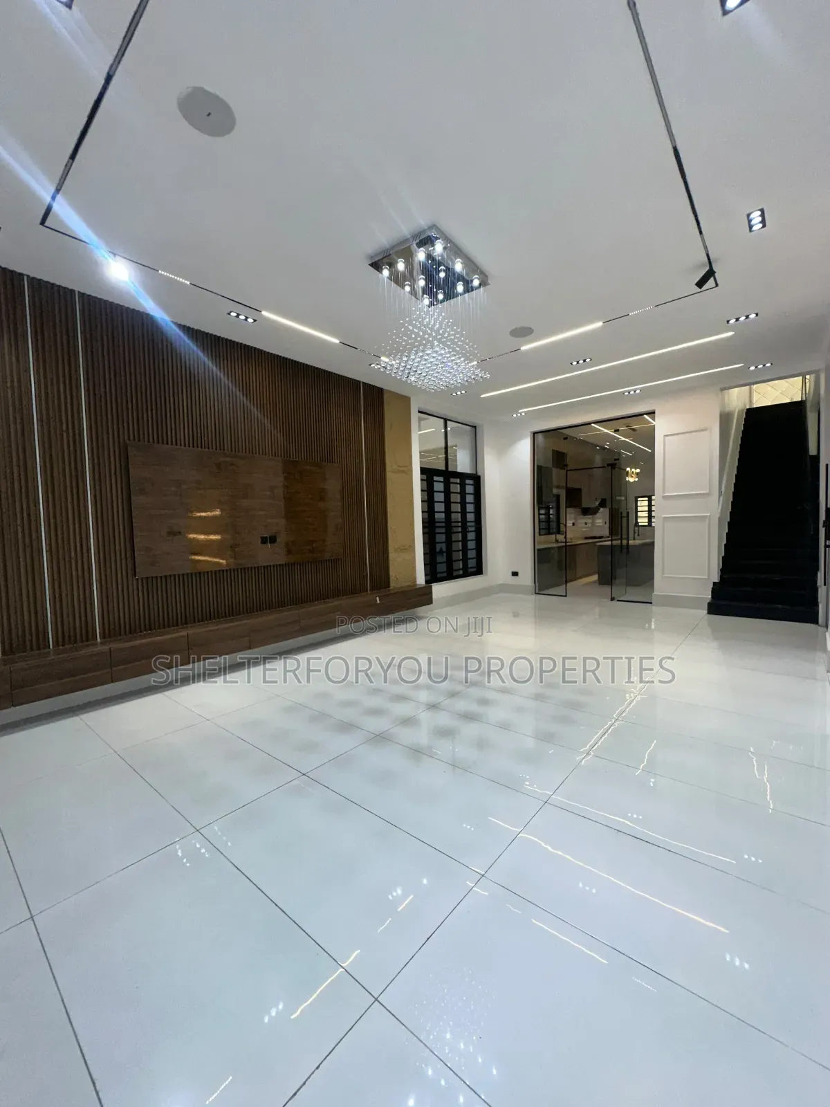5bdrm Duplex in Off Lekki-Epe Expressway for sale in Off Lekki-Epe Expressway