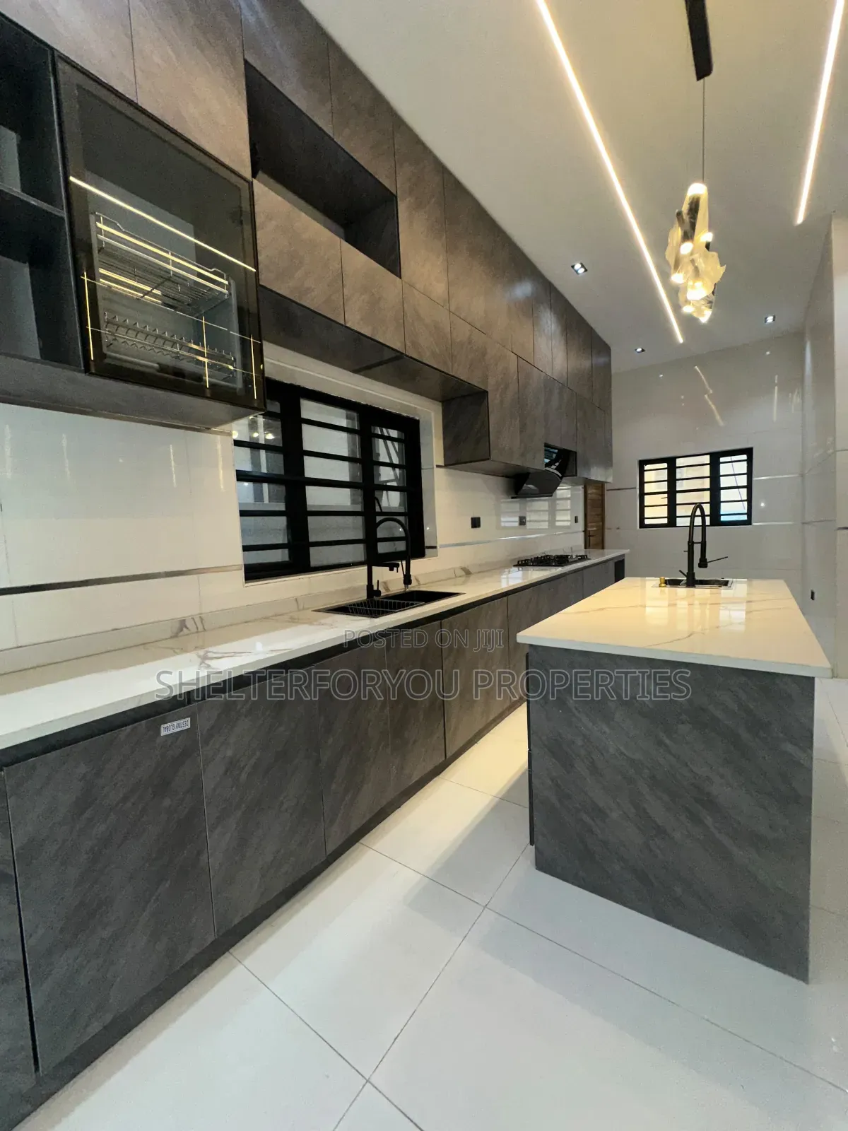 5bdrm Duplex in Off Lekki-Epe Expressway for sale in Off Lekki-Epe Expressway