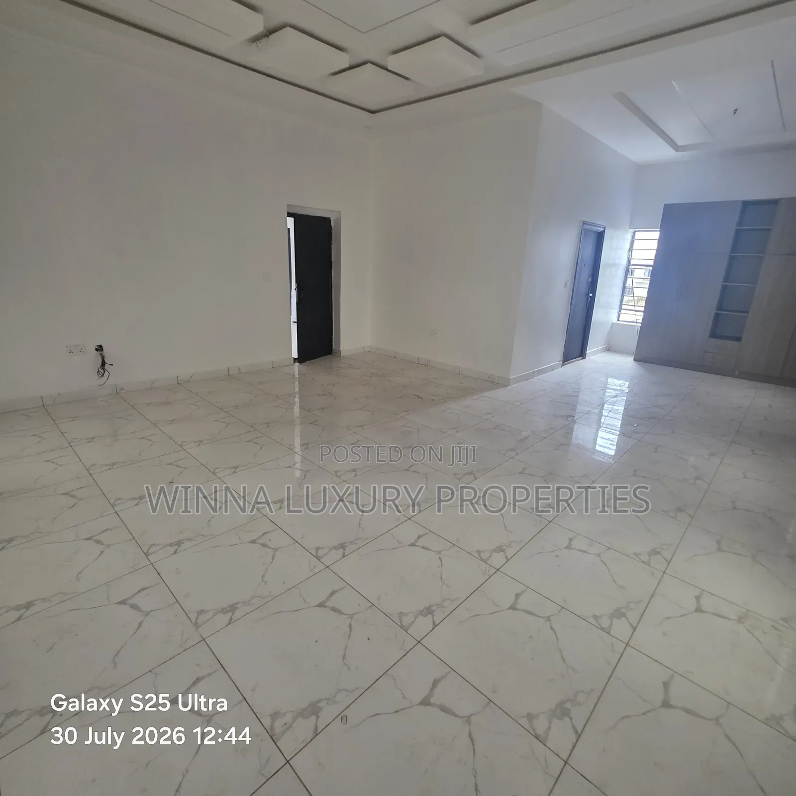 5bdrm Duplex in Around Jedo Axis, Lugbe District for sale in Lugbe District