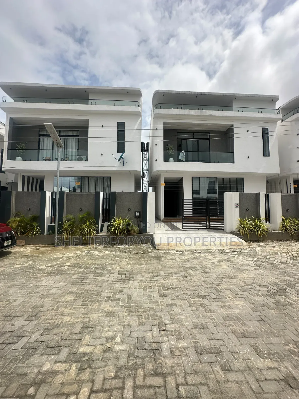 4bdrm Duplex in Off Lekki-Epe Expressway for sale in Off Lekki-Epe Expressway