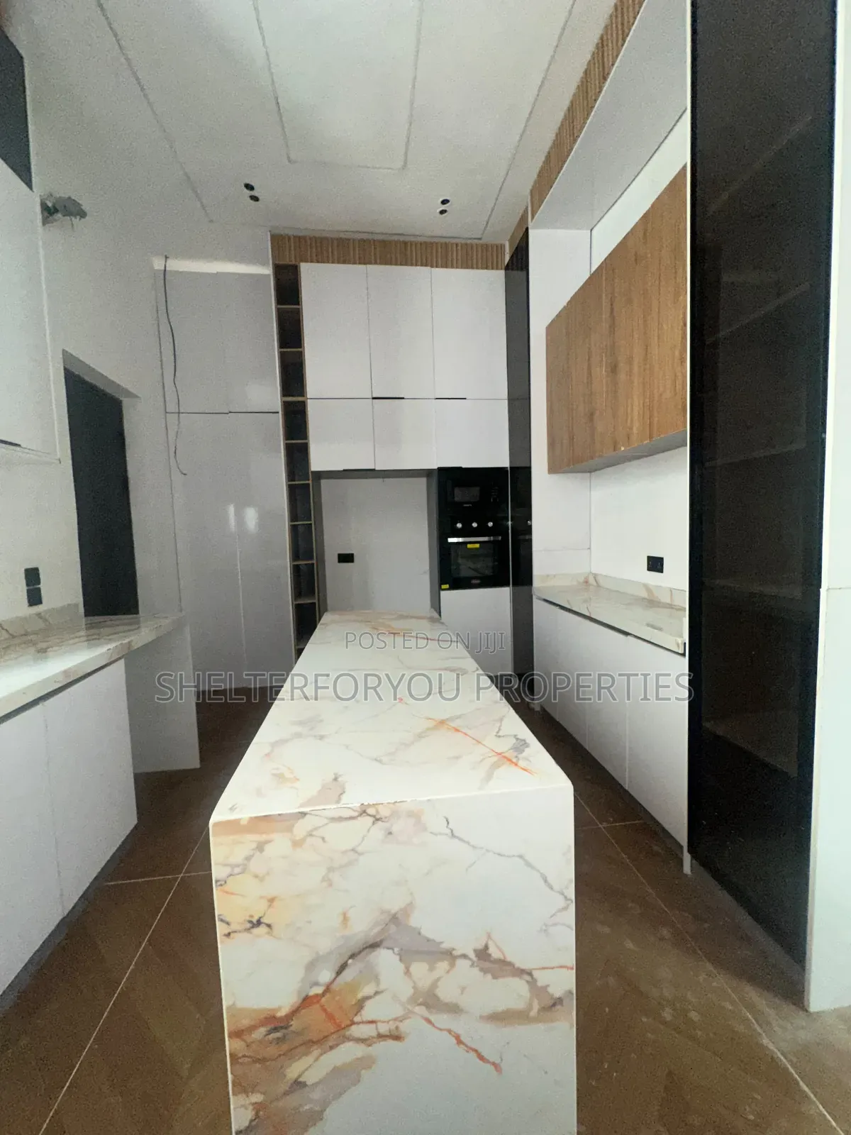4bdrm Duplex in Off Lekki-Epe Expressway for sale in Off Lekki-Epe Expressway