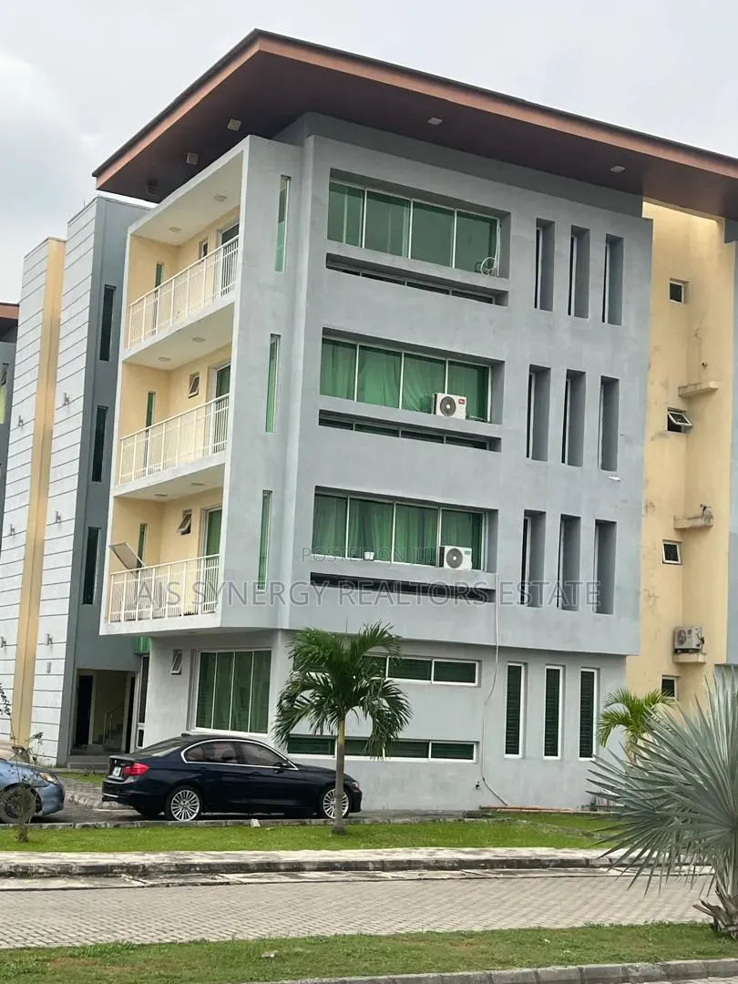 3bdrm Penthouse in Sangotedo for sale in Sangotedo
