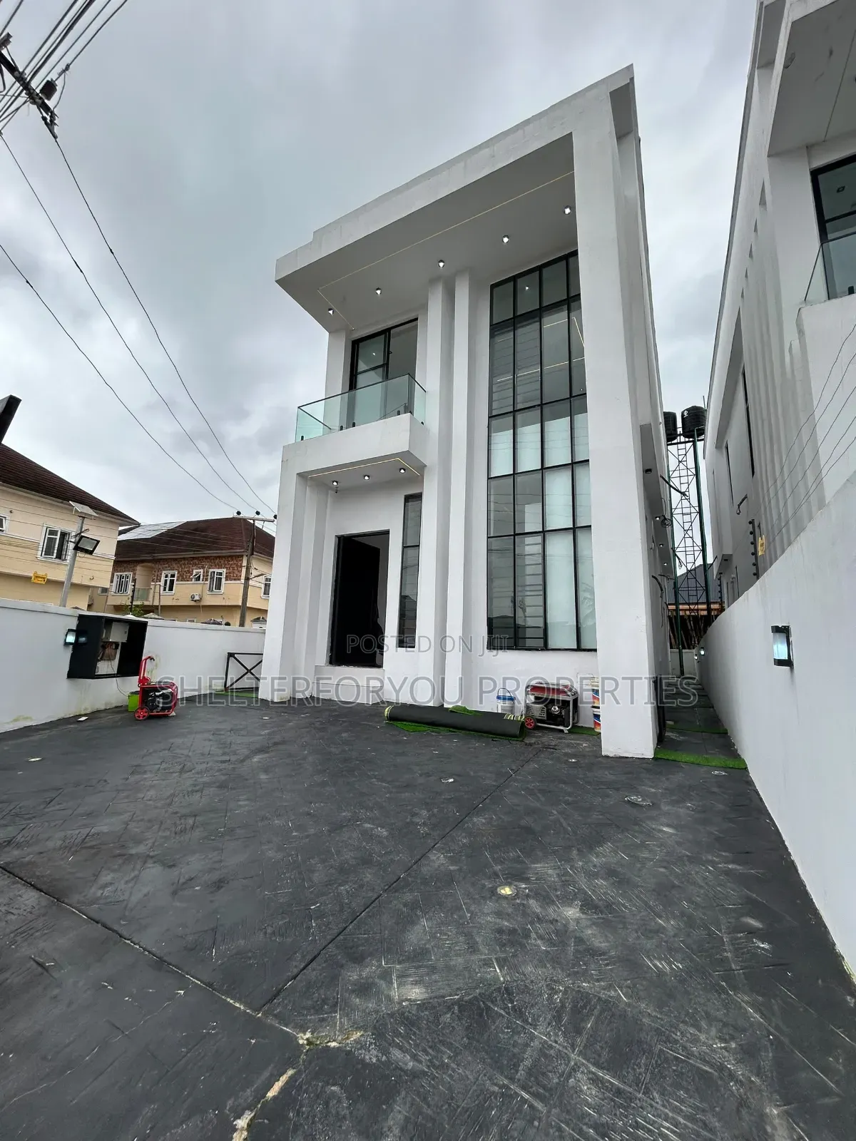 4bdrm Duplex in Off Lekki-Epe Expressway for sale in Off Lekki-Epe Expressway