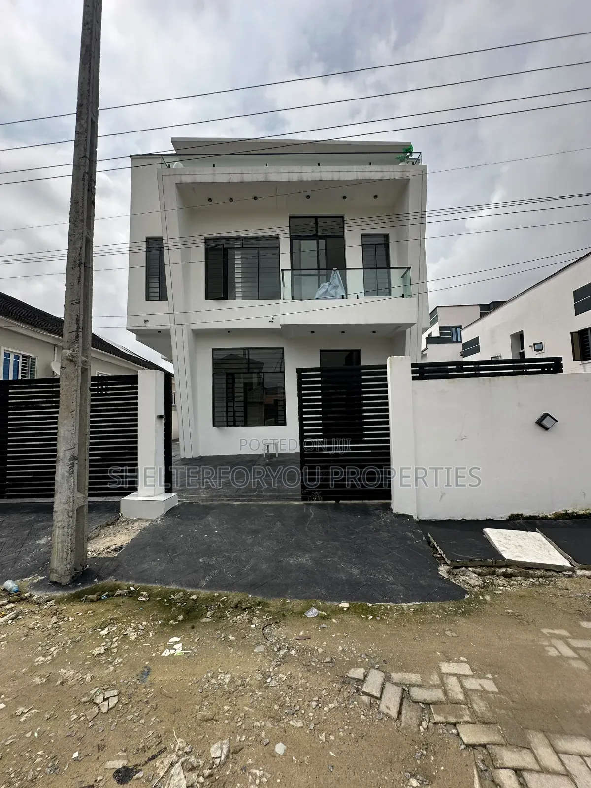 5bdrm Duplex in Sangotedo for sale in Sangotedo