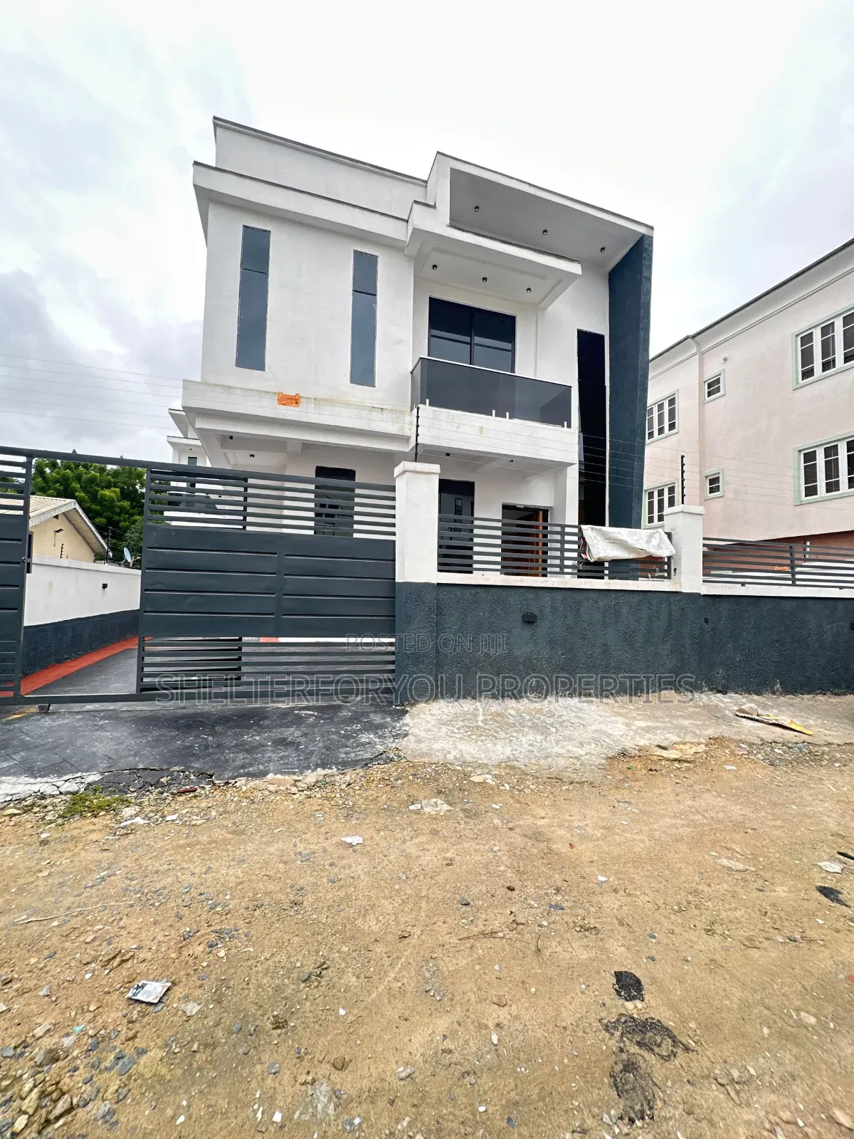 5bdrm Duplex in Sangotedo for sale in Sangotedo