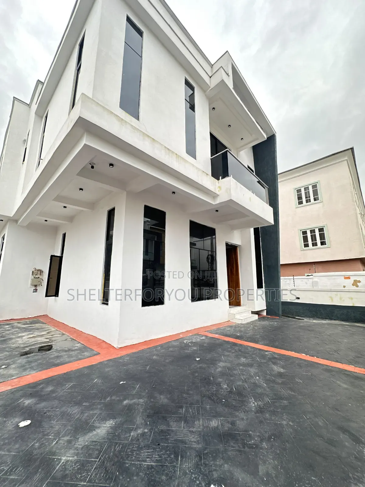 5bdrm Duplex in Sangotedo for sale in Sangotedo