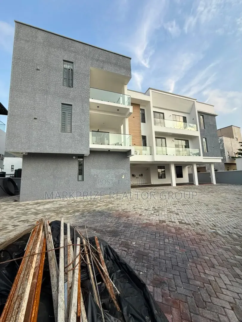 3bdrm Apartment in Osapa Lekki Lagos for sale in Lekki Expressway