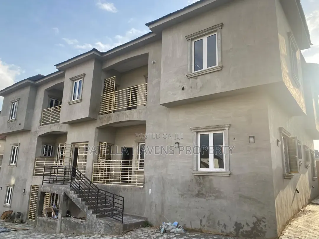 2bdrm Block of Flats in Nnpc Estate, Life Camp for sale in Life Camp