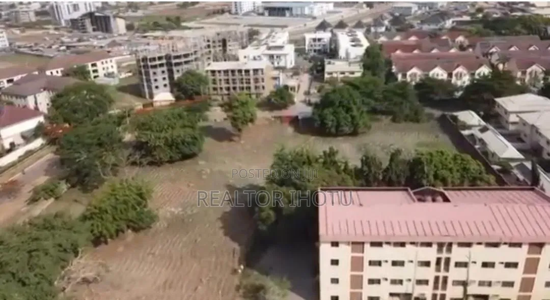 1.04sqm, Commercial, FCDA C of O in Jabi