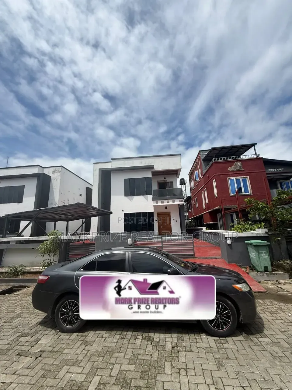 5bdrm Duplex in Lekki County Homes, Ikota for sale in Ikota