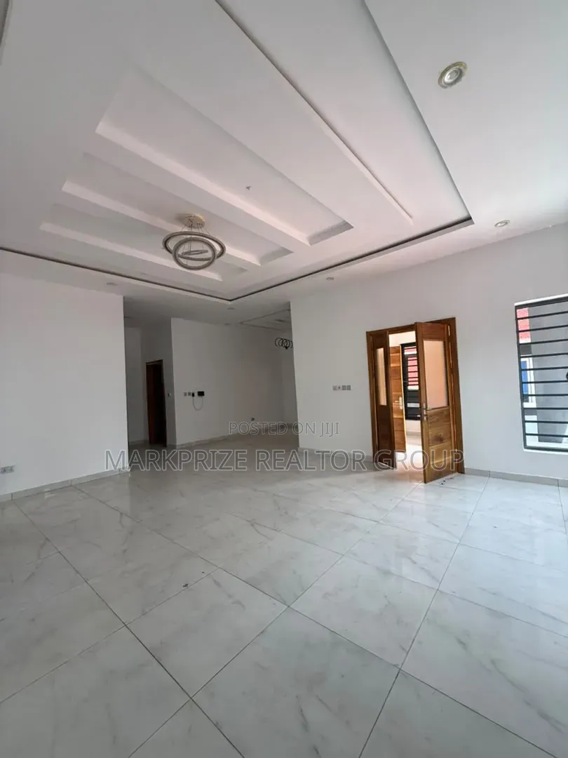 5bdrm Duplex in Lekki County Homes, Ikota for sale in Ikota