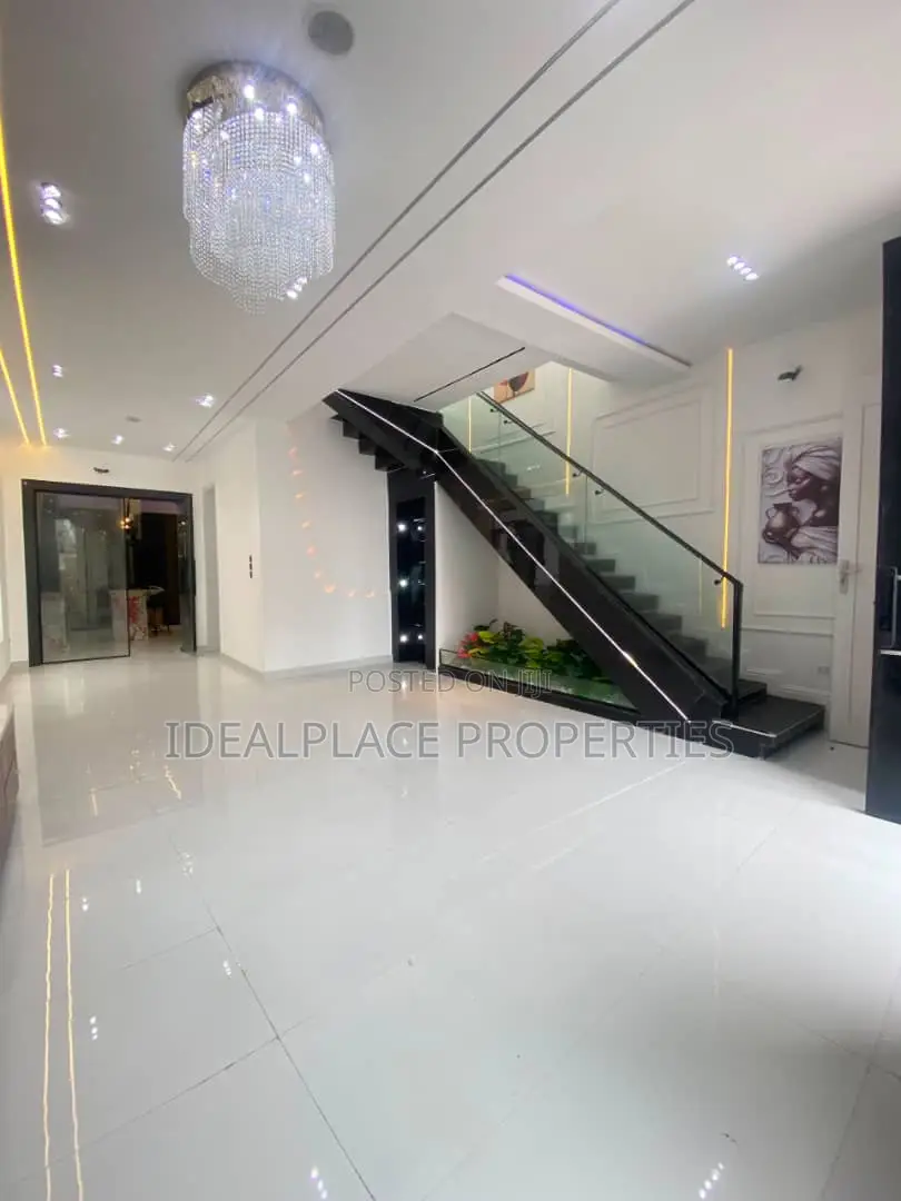 4bdrm Duplex in Lekki Expressway for sale in Lekki Expressway