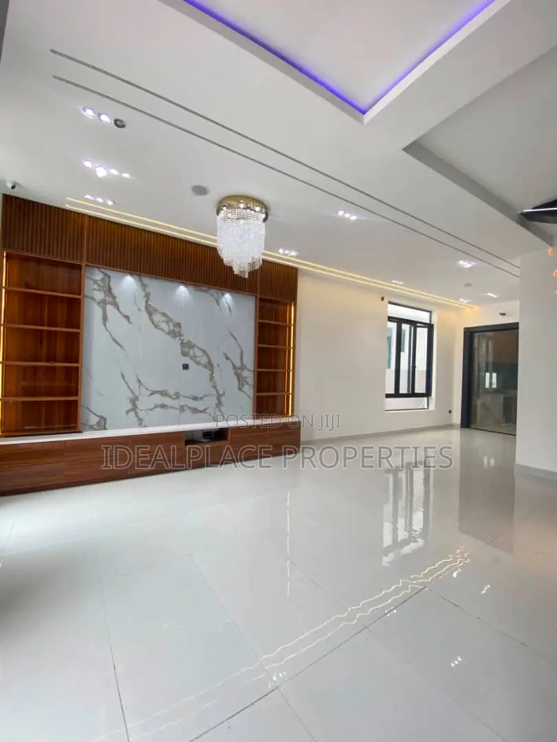 4bdrm Duplex in Lekki Expressway for sale in Lekki Expressway
