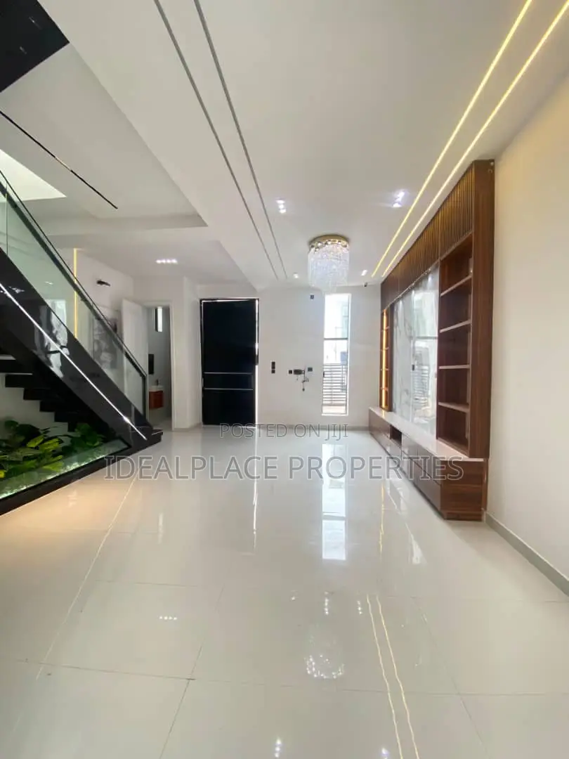 4bdrm Duplex in Lekki Expressway for sale in Lekki Expressway