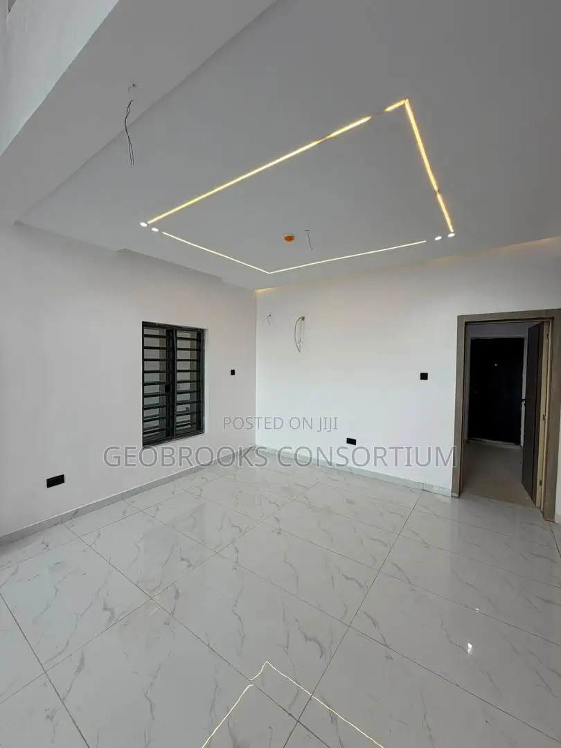 4bdrm Penthouse in Carlton Gate Estate, Akobo for sale in Akobo