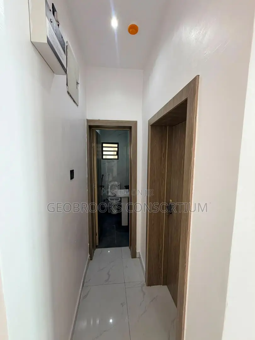4bdrm Penthouse in Carlton Gate Estate, Akobo for sale in Akobo