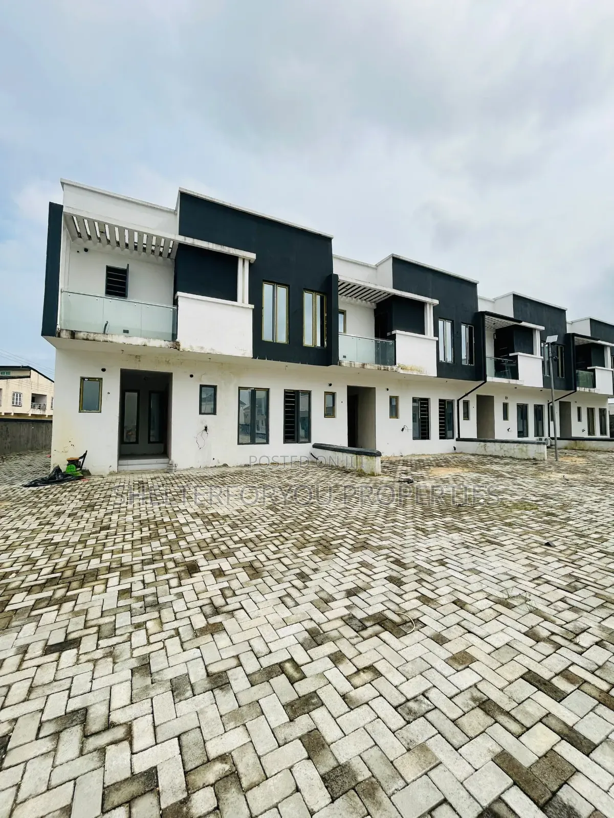 3bdrm Duplex in Sangotedo for sale in Sangotedo