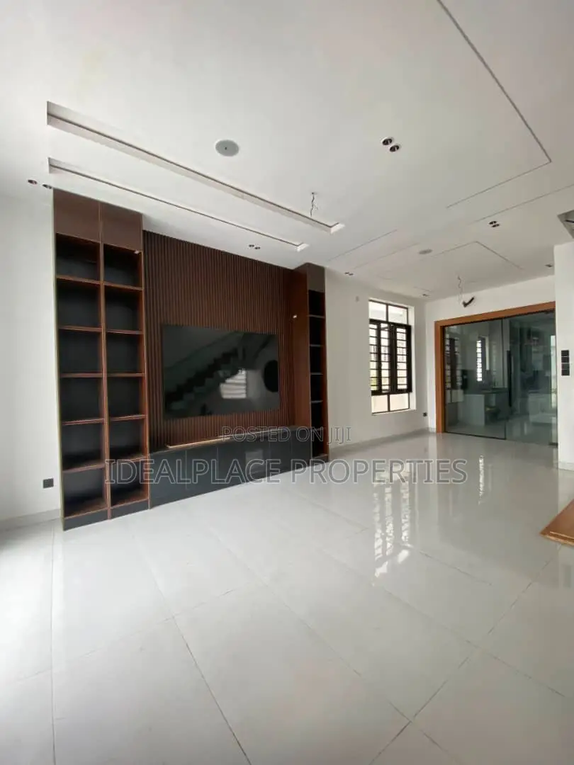 4bdrm Duplex in Lekki for sale in Lekki