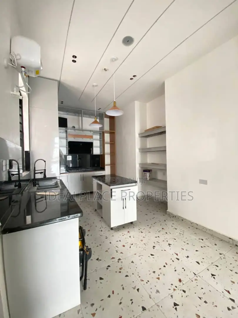 4bdrm Duplex in Lekki for sale in Lekki